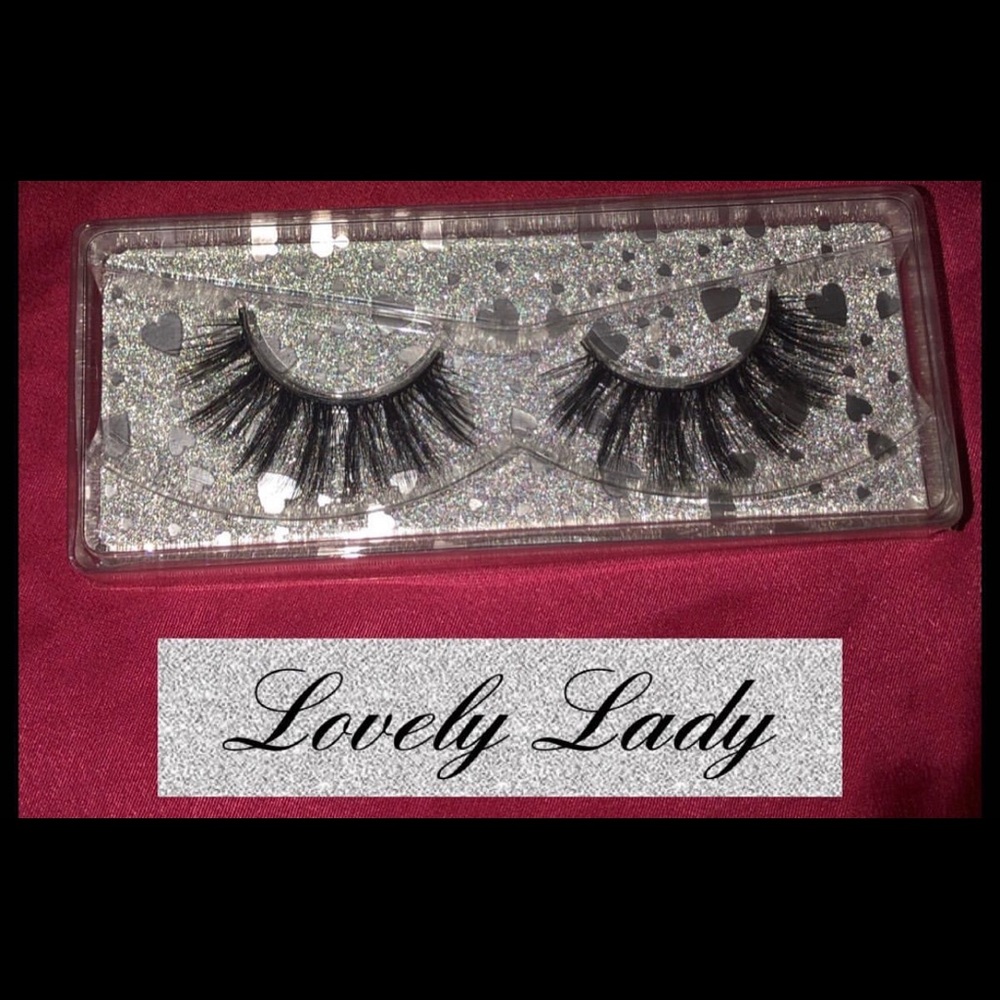 Yanni’s Luscious Lashes